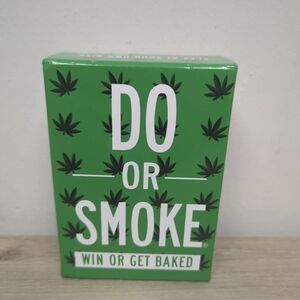 Green 'Do or Smoke' Card Game